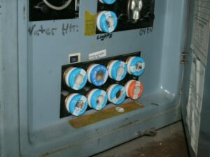 Picture of fuse panel, needs upgrade.